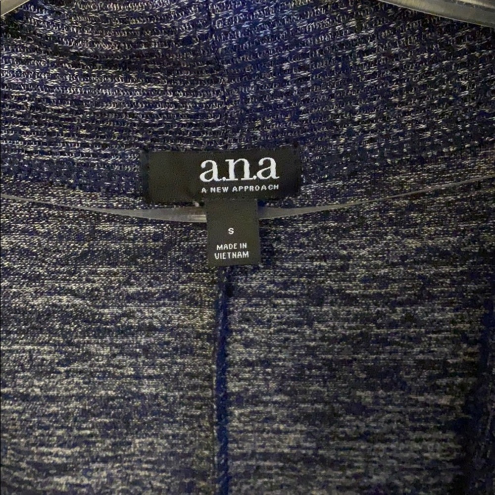 Cardigan - Picture 2 of 4